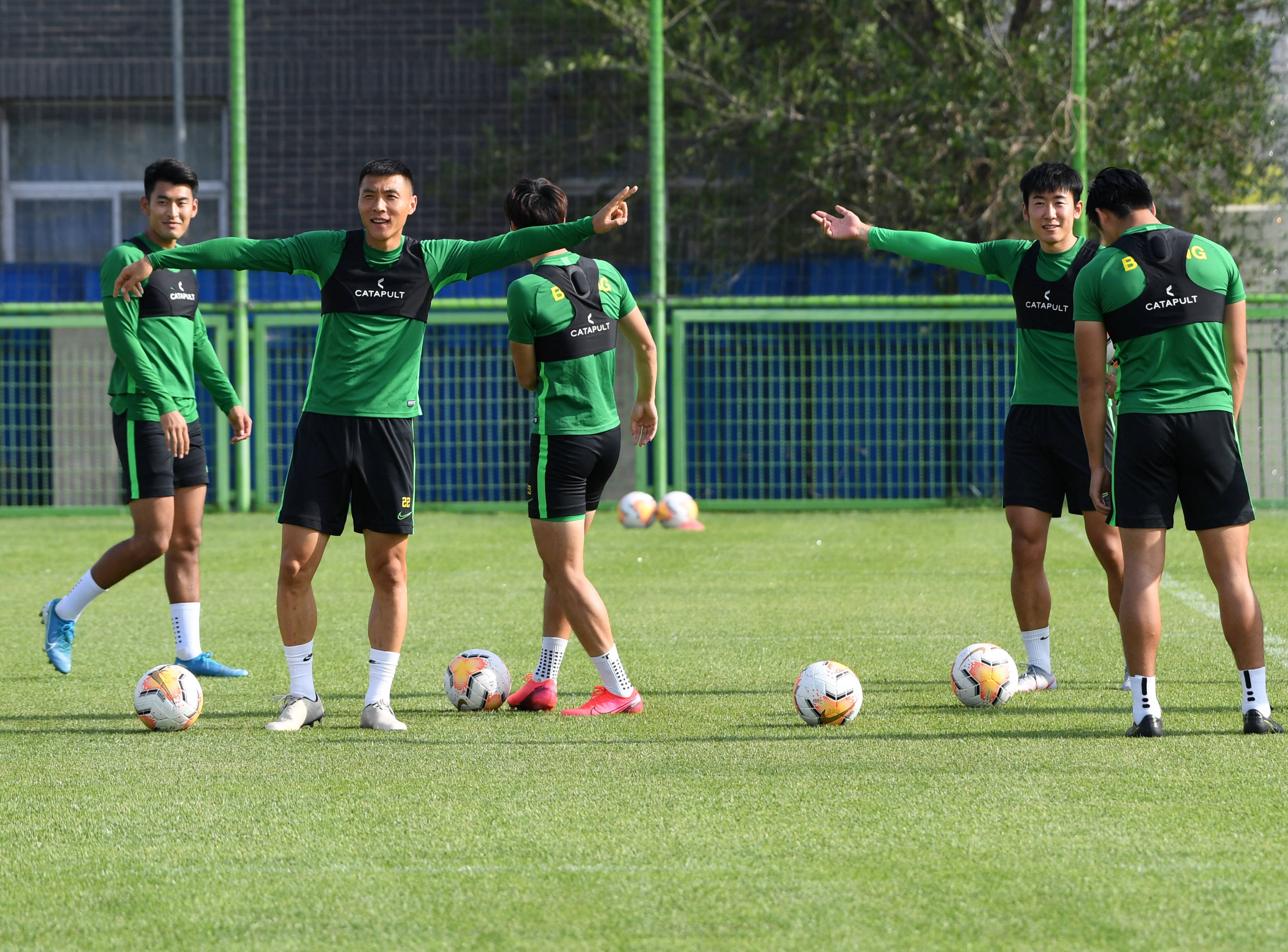 巴黎圣日耳曼训练开放日,窗口期门线救险引欢呼,国王杯在即,数据趋势出现新变化(今天巴黎圣日耳曼比赛) 巴黎圣日耳曼训练开放日,窗口期门线救险引欢呼,国王杯在即,数据趋势出现新变化(今天巴黎圣日耳曼比赛)